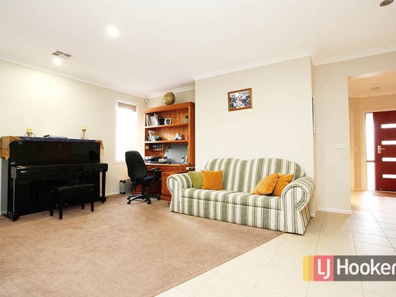 Photo - 18 Serene Street, Tarneit VIC 3029 - Image 9