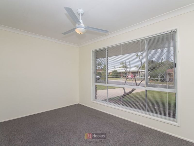 Photo - 18 Serissa Street, Crestmead QLD 4132 - Image 4