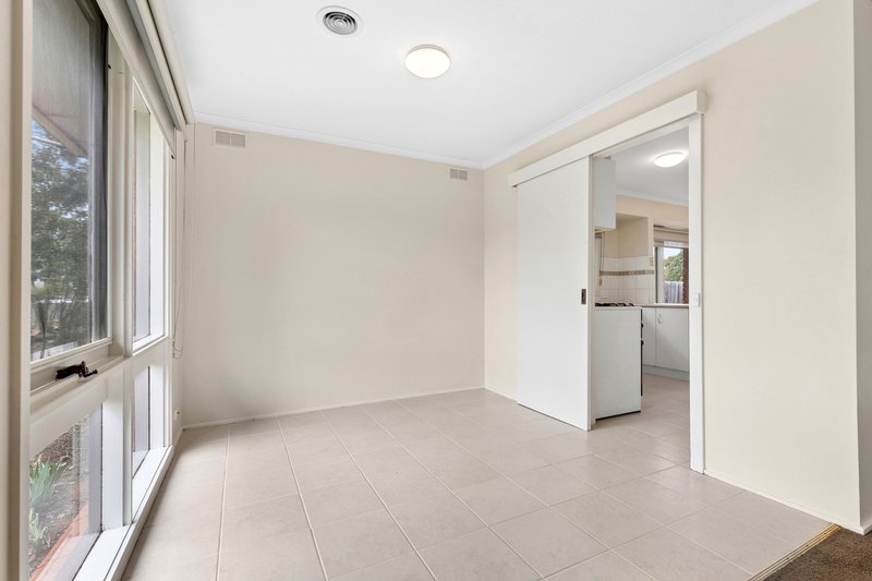 Photo - 18 Sheeran Crescent, Lara VIC 3212 - Image 5