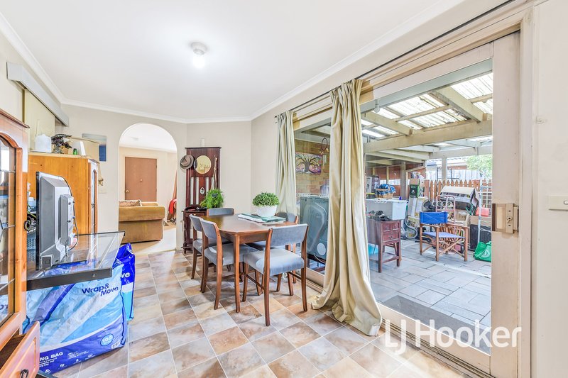 Photo - 18 Sherriff Rise, Pakenham VIC 3810 - Image 7