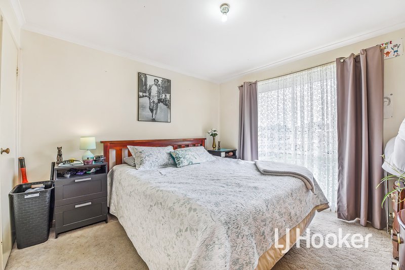 Photo - 18 Sherriff Rise, Pakenham VIC 3810 - Image 10