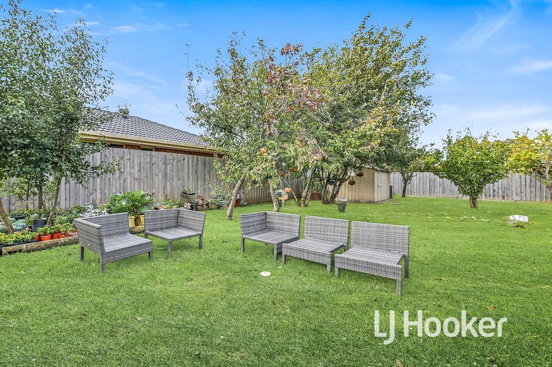 Photo - 18 Sherriff Rise, Pakenham VIC 3810 - Image 15