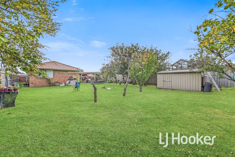 Photo - 18 Sherriff Rise, Pakenham VIC 3810 - Image 16