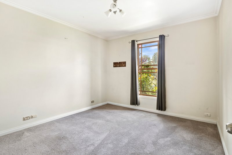 Photo - 18 Sherwood Grove, Lara VIC 3212 - Image 5