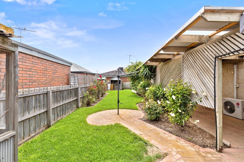 Photo - 18 Sherwood Grove, Lara VIC 3212 - Image 11