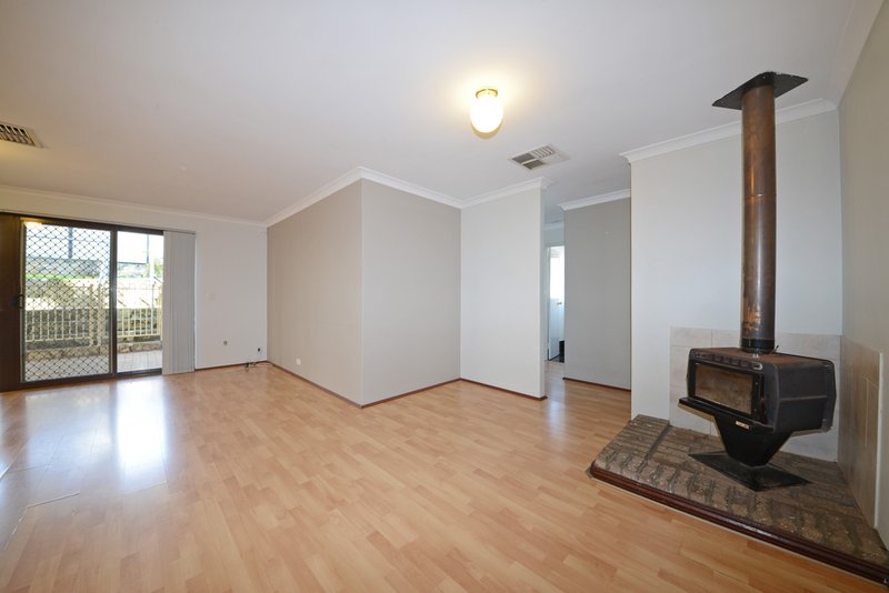 Photo - 18 Shinners Green, Clarkson WA 6030 - Image 6