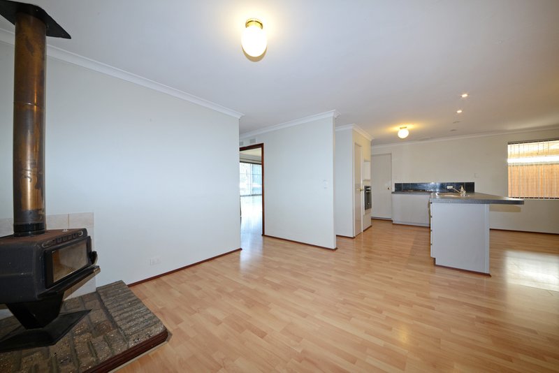 Photo - 18 Shinners Green, Clarkson WA 6030 - Image 7