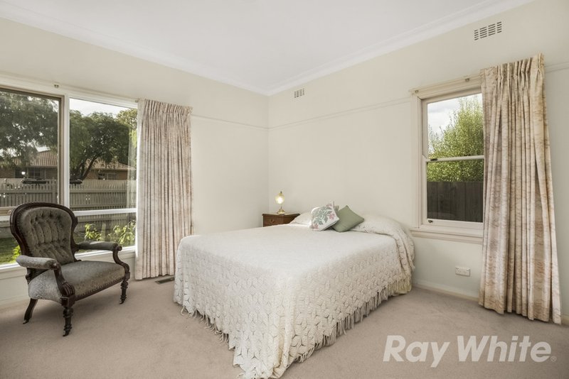 Photo - 1/8 Short Street, Glen Waverley VIC 3150 - Image 6