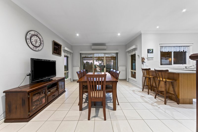 Photo - 18 Silky Oak Court, Garfield VIC 3814 - Image 7