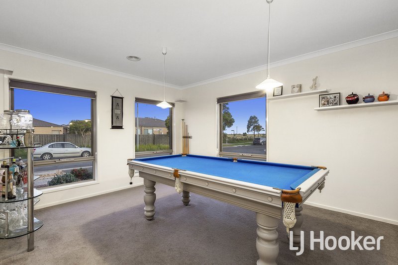 Photo - 18 Silverbay Avenue, Point Cook VIC 3030 - Image 2