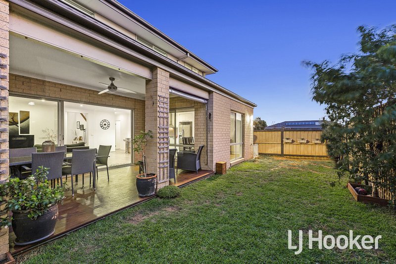 Photo - 18 Silverbay Avenue, Point Cook VIC 3030 - Image 13