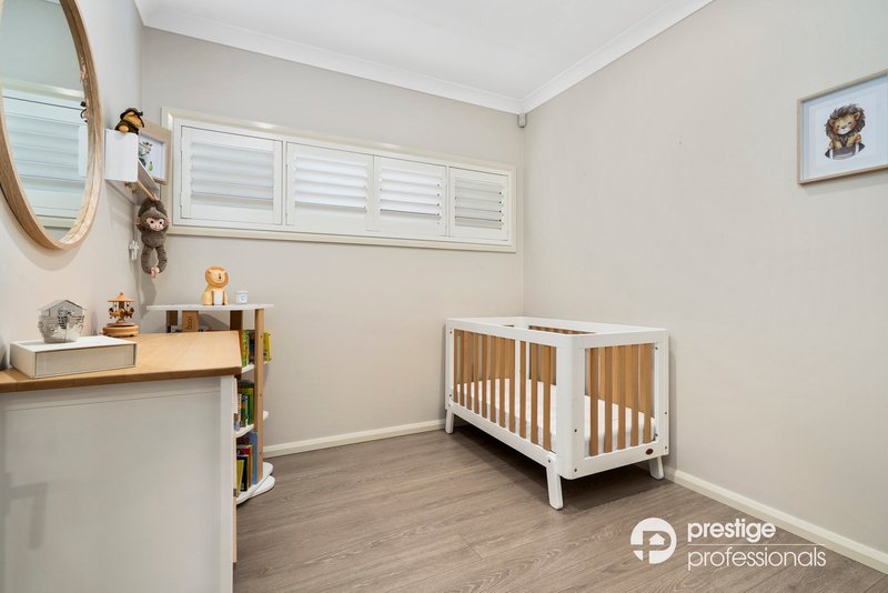 Photo - 18 Silverleaf Lane, Moorebank NSW 2170 - Image 9