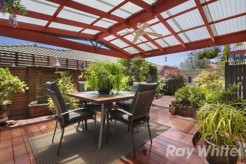 Photo - 18 Silverwood Way, Glen Waverley VIC 3150 - Image 8