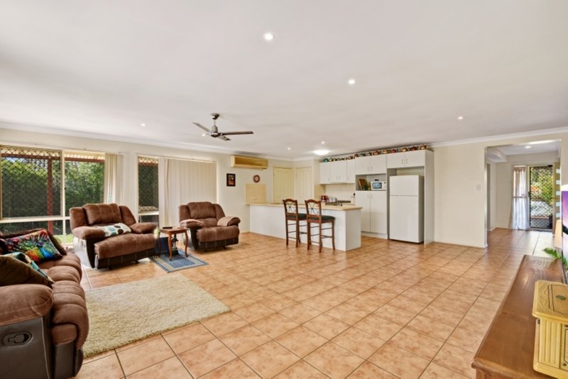 Photo - 18 Silvester Street, North Lakes QLD 4509 - Image 3