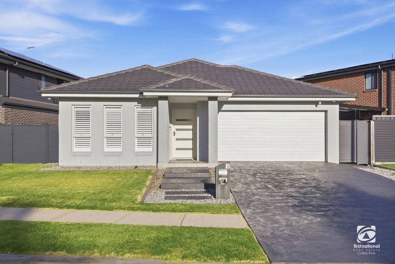 Photo - 18 Silvester Way, Gledswood Hills NSW 2557 - Image 2