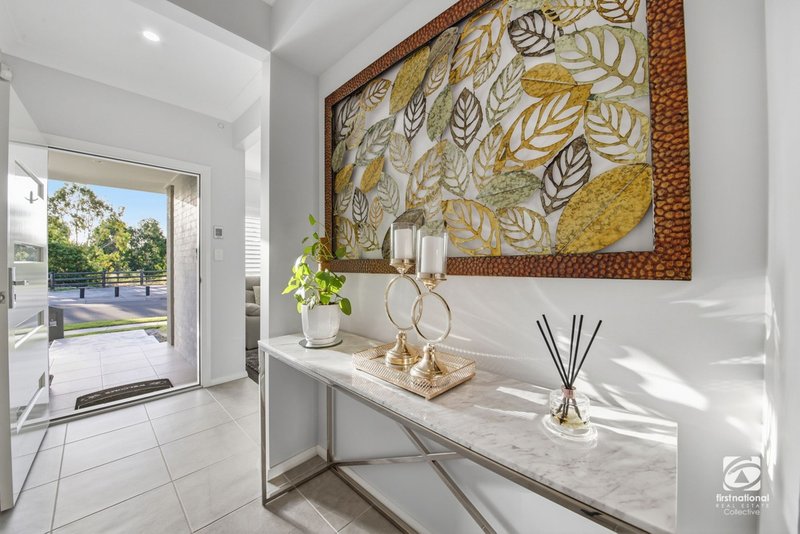 Photo - 18 Silvester Way, Gledswood Hills NSW 2557 - Image 4