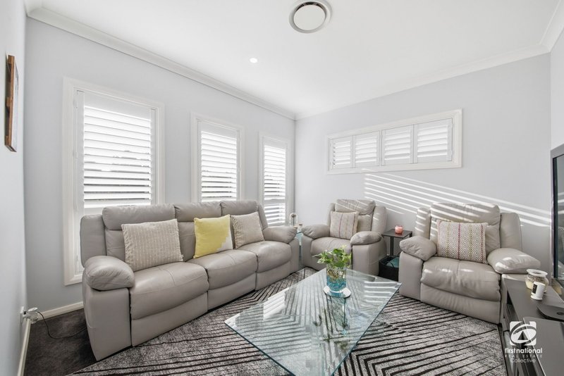 Photo - 18 Silvester Way, Gledswood Hills NSW 2557 - Image 6