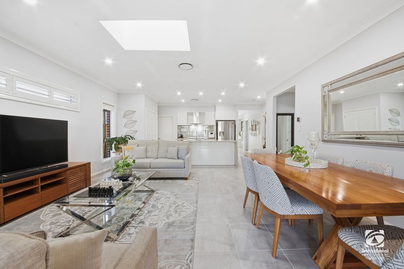 Photo - 18 Silvester Way, Gledswood Hills NSW 2557 - Image 10