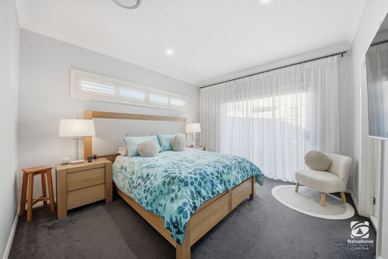 Photo - 18 Silvester Way, Gledswood Hills NSW 2557 - Image 11