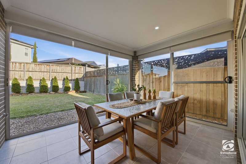 Photo - 18 Silvester Way, Gledswood Hills NSW 2557 - Image 17