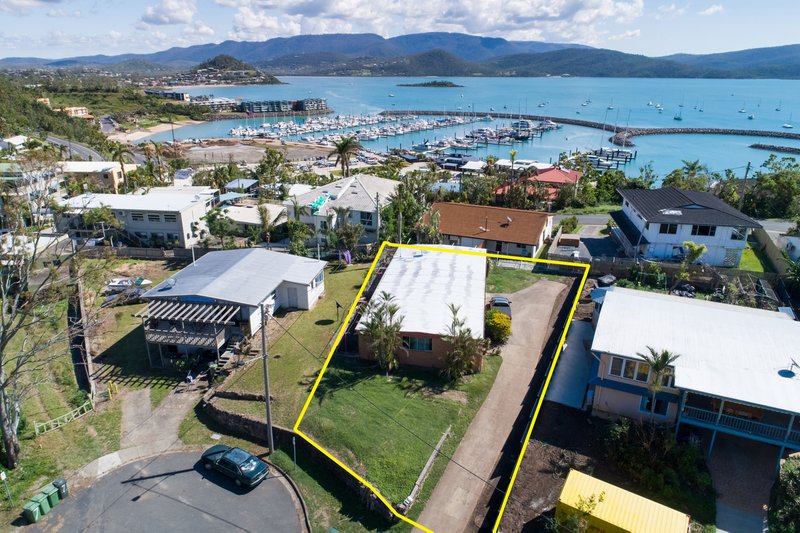 Photo - 1/8 Simmons Street, Airlie Beach QLD 4802 - Image 2