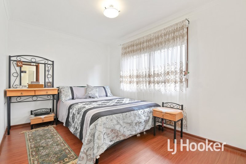 Photo - 18 Simon Court, Hampton Park VIC 3976 - Image 11