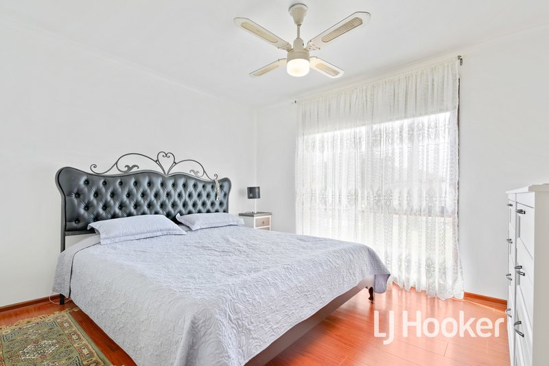 Photo - 18 Simon Court, Hampton Park VIC 3976 - Image 13