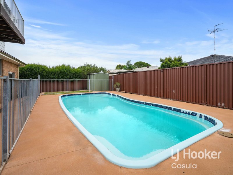 Photo - 18 Simone Crescent, Casula NSW 2170 - Image 3