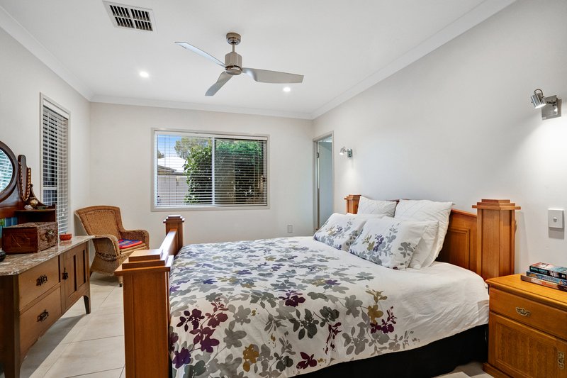 Photo - 18 Sinclair Place, Ningi QLD 4511 - Image 13