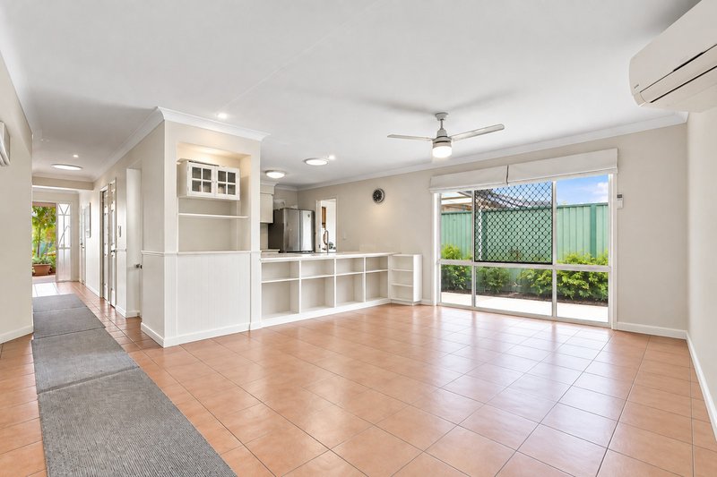 Photo - 18 Sirett Street, Runcorn QLD 4113 - Image 4