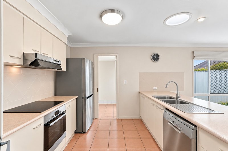 Photo - 18 Sirett Street, Runcorn QLD 4113 - Image 5