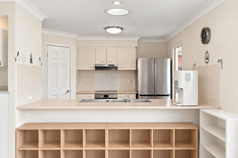 Photo - 18 Sirett Street, Runcorn QLD 4113 - Image 6