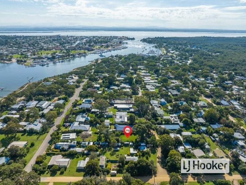 Photo - 18 Sixth Avenue, Raymond Island VIC 3880 - Image