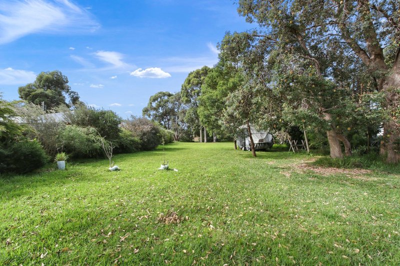 Photo - 18 Sixth Avenue, Raymond Island VIC 3880 - Image 4