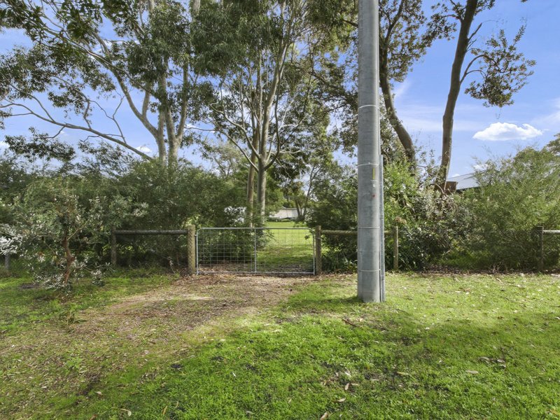 Photo - 18 Sixth Avenue, Raymond Island VIC 3880 - Image 5