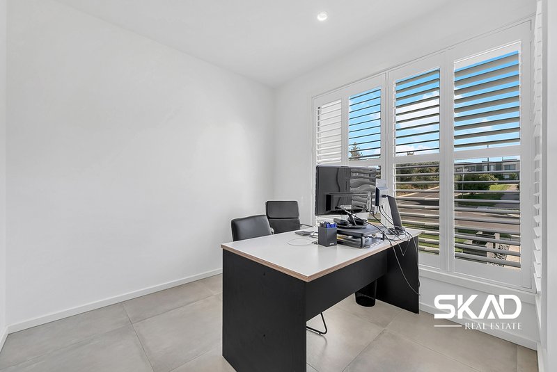 Photo - 18 Skyway Avenue, Wollert VIC 3750 - Image 3