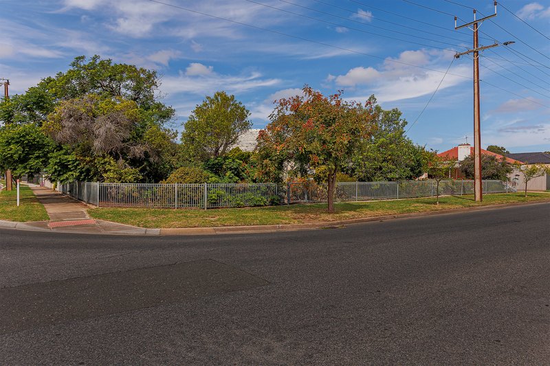 Photo - 18 Smith Avenue, Woodville West SA 5011 - Image 4