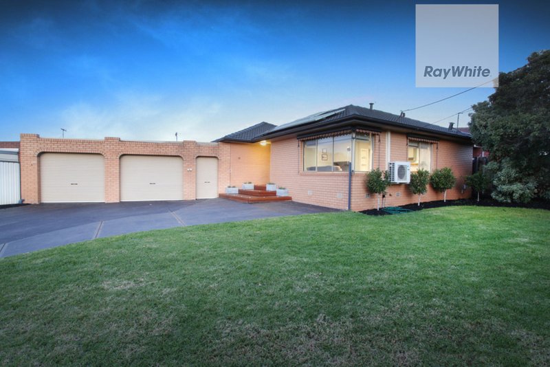 18 Snaefell Crescent, Gladstone Park VIC 3043