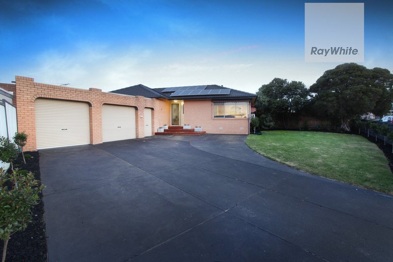 Photo - 18 Snaefell Crescent, Gladstone Park VIC 3043 - Image 3