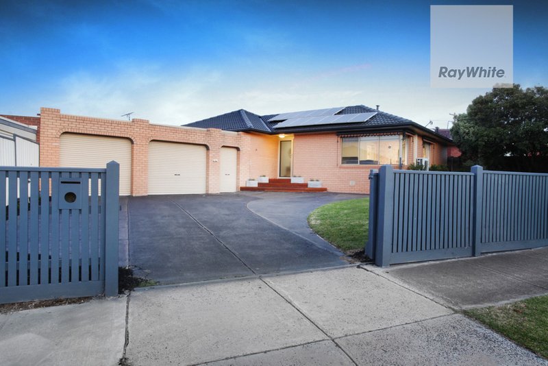 Photo - 18 Snaefell Crescent, Gladstone Park VIC 3043 - Image 4