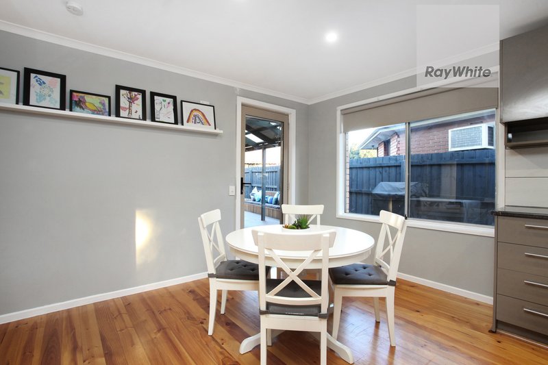 Photo - 18 Snaefell Crescent, Gladstone Park VIC 3043 - Image 13