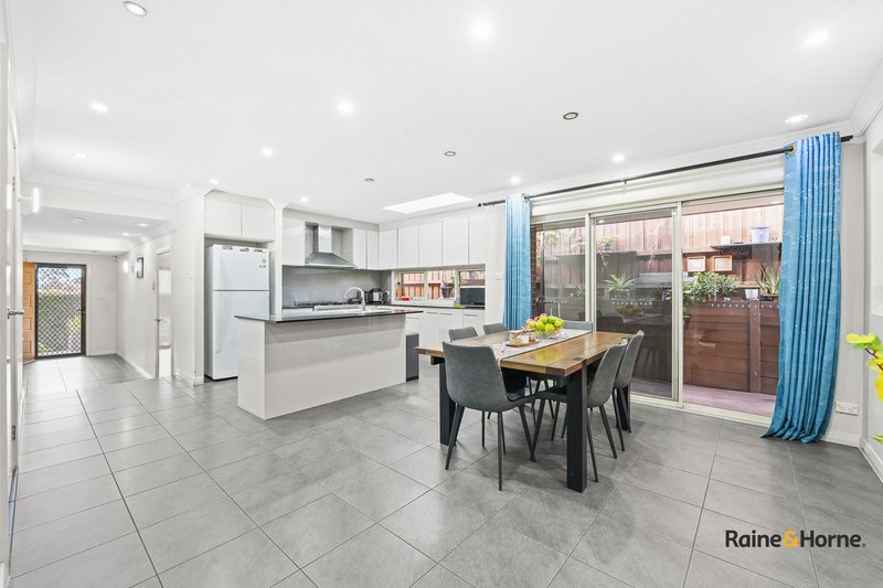 Photo - 18 Snowy Avenue, Minto NSW 2566 - Image 4