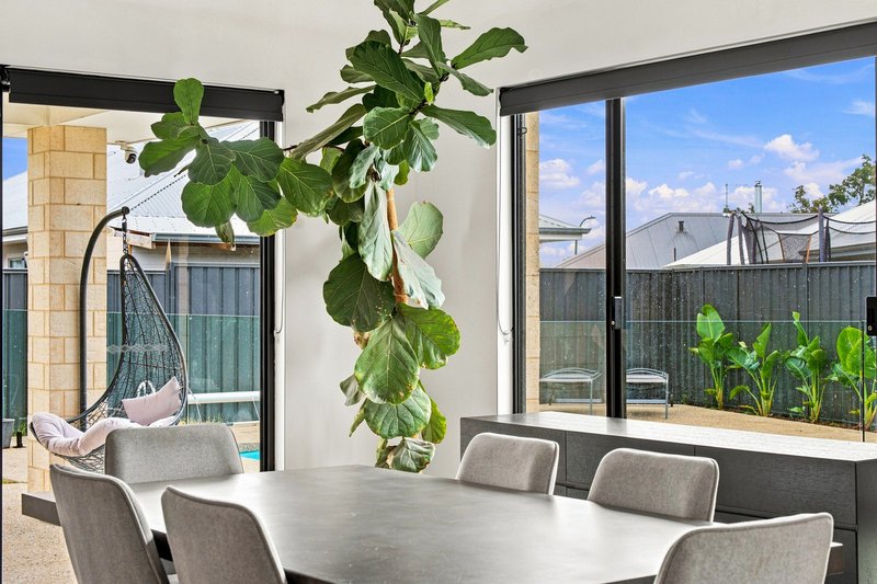 Photo - 18 Sophia Loop, West Busselton WA 6280 - Image 5