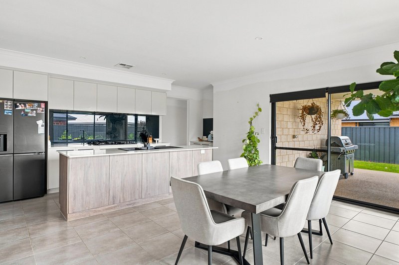 Photo - 18 Sophia Loop, West Busselton WA 6280 - Image 6
