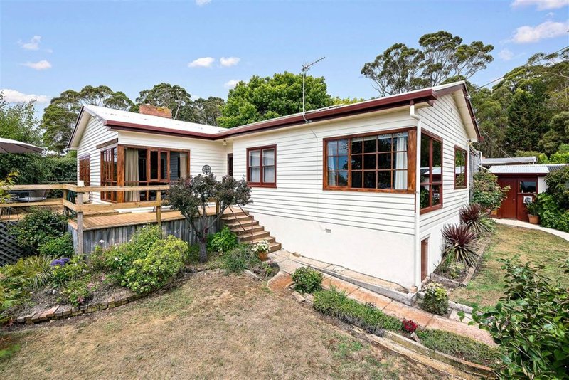 18 South Road, Penguin TAS 7316