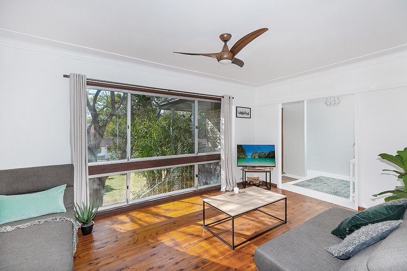 Photo - 18 Southampton Avenue, Buttaba NSW 2283 - Image 4