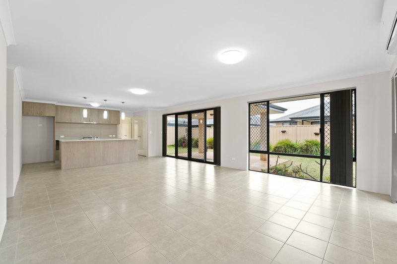 Photo - 18 Southport Drive, Baldivis WA 6171 - Image 8