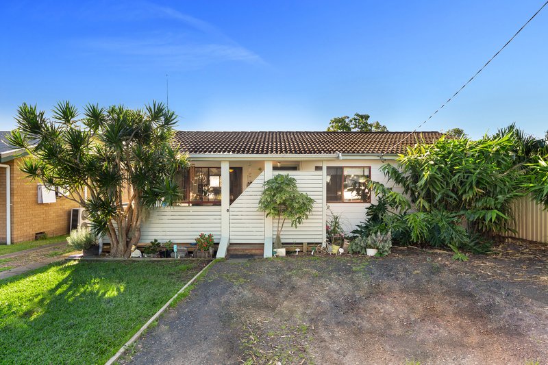 18 Spencer Road, Mannering Park NSW 2259