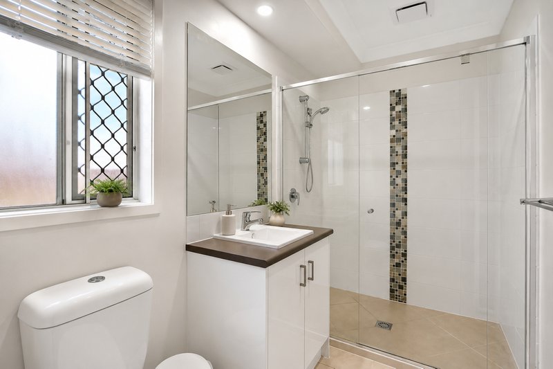 Photo - 18 Splendour Circuit, Yarrabilba QLD 4207 - Image 7