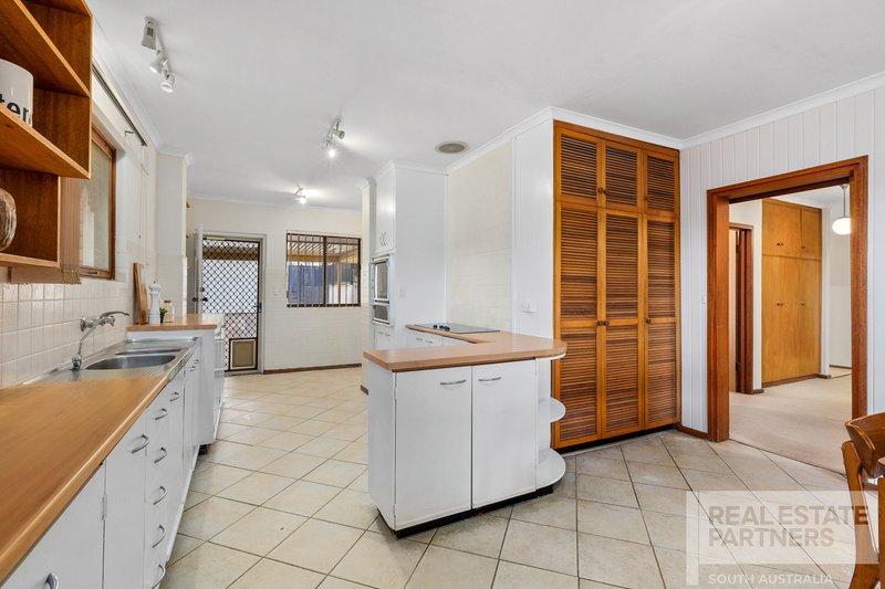 Photo - 18 Springwood Ave , Redwood Park SA 5097 - Image 4